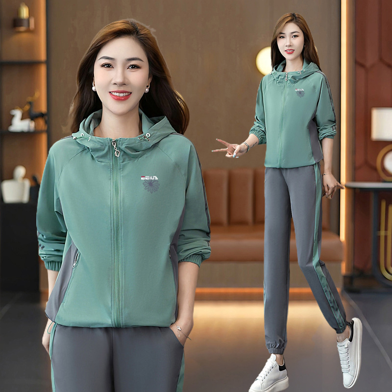 Tavaszi és őszi rugalmas divatos hétköznapi sportöltöny női kapucnis nyugati stílusú kontrasztos színű középkorú anyáknak való melegítőnadrág kétrészes szett