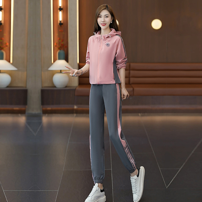 Tavaszi és őszi rugalmas divatos hétköznapi sportöltöny női kapucnis nyugati stílusú kontrasztos színű középkorú anyáknak való melegítőnadrág kétrészes szett