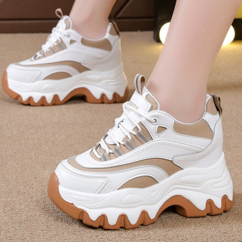 Belső Magasított Torre Cipők Női 2024 Tavaszi Új Ins Explosions Vastag Alsó Joker Hétköznapi Könnyű Tornacipő