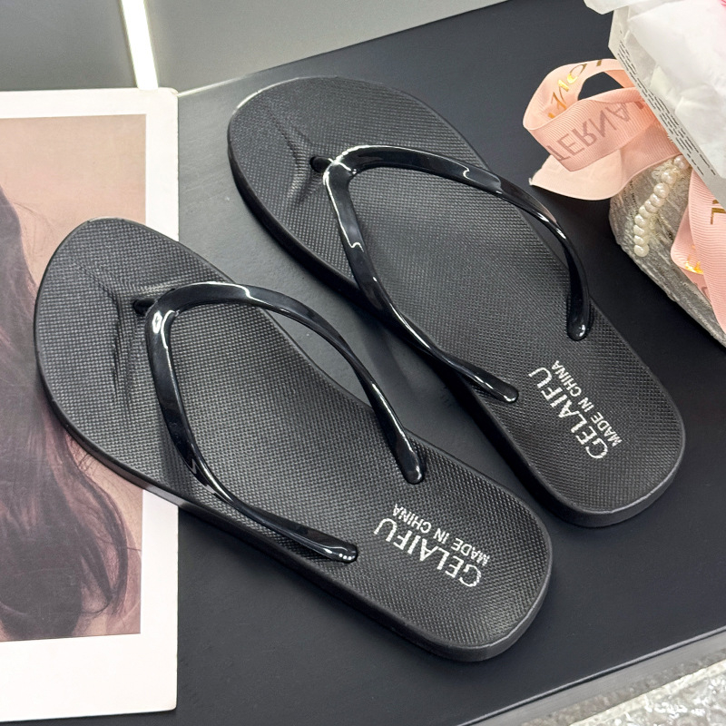 Új nyári, minden mérkőzésre alkalmas divatos strandpapucsok női klasszikus, egyszerű, egyszínű, puha aljú papucsok nőknek