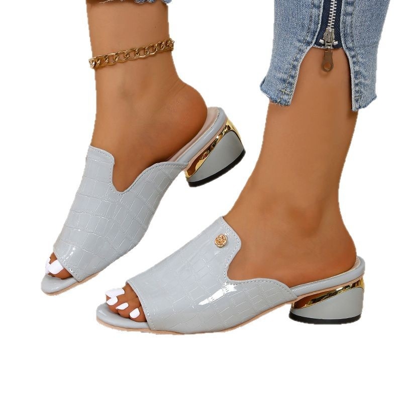 Határokon átnyúló külkereskedelem 2025 nyár Új európai és amerikai plus size magas sarkú szandálok brit stílusú halszájú kényelmes papucsok kényelmes