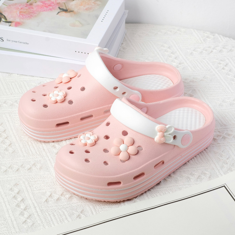 Naiste Crocsid Suvi 2024 Uued paksu tallaga ruudulised Baotou poolsaapad libisemiskindlad ülerõivad Internetikuulsuste populaarsed rannasandaalid