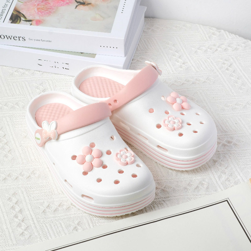 Naiste Crocsid Suvi 2024 Uued paksu tallaga ruudulised Baotou poolsaapad libisemiskindlad ülerõivad Internetikuulsuste populaarsed rannasandaalid