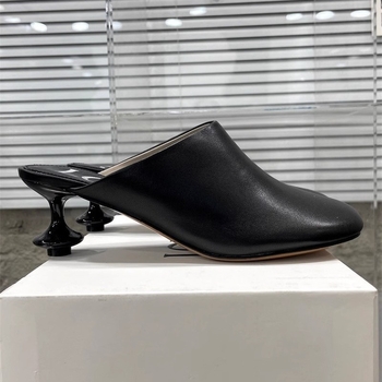 2025 tavasz és nyár új váza sarkú papucsok Baotou magas sarkú szandálok és papucsok különleges sarkú Mueller cipők divatos félpapucsok nőknek