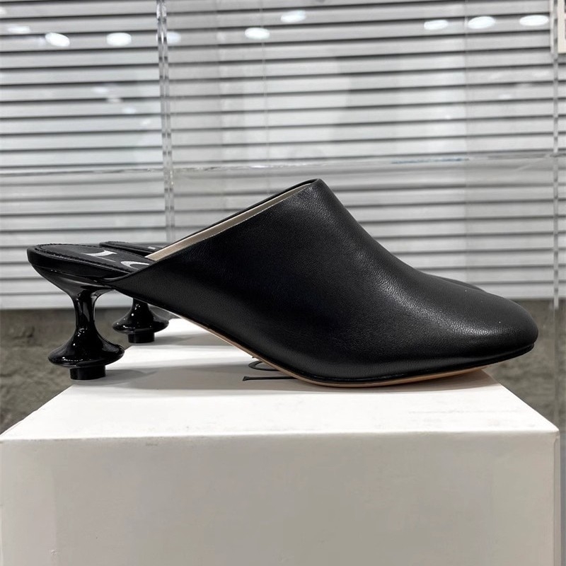 2025 tavasz és nyár új váza sarkú papucsok Baotou magas sarkú szandálok és papucsok különleges sarkú Mueller cipők divatos félpapucsok nőknek