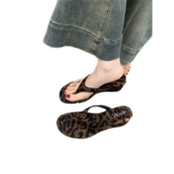 Francia stílusú, ezüst színű, vastag talpú papucsok, női nyári szett, divatos 2025-ös új, megemelt talpú papucsok.