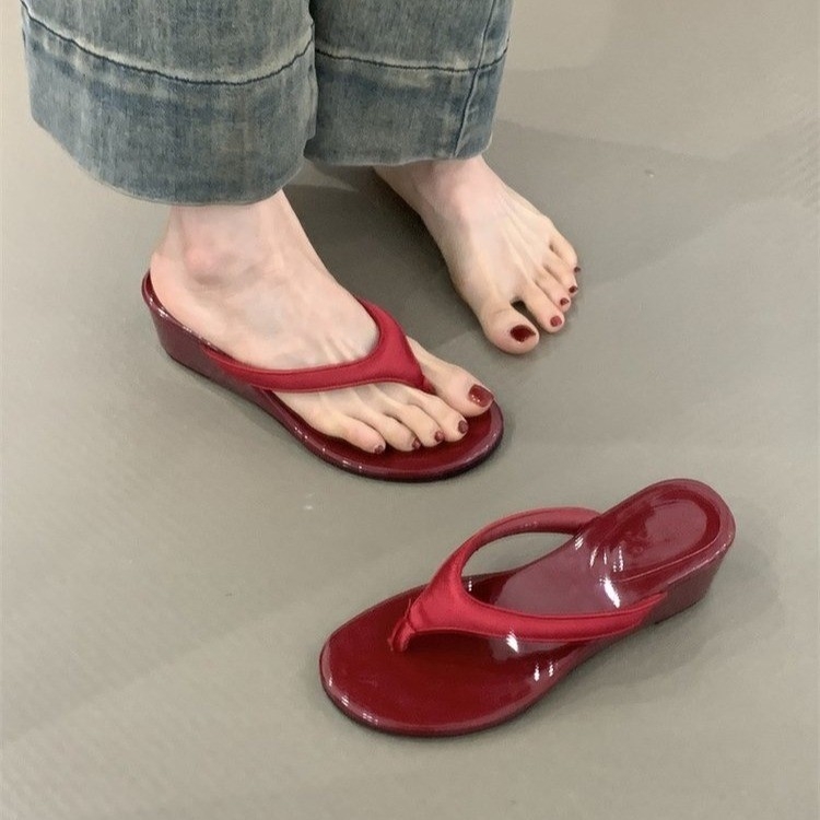 Francia stílusú, ezüst színű, vastag talpú papucsok, női nyári szett, divatos 2025-ös új, megemelt talpú papucsok.