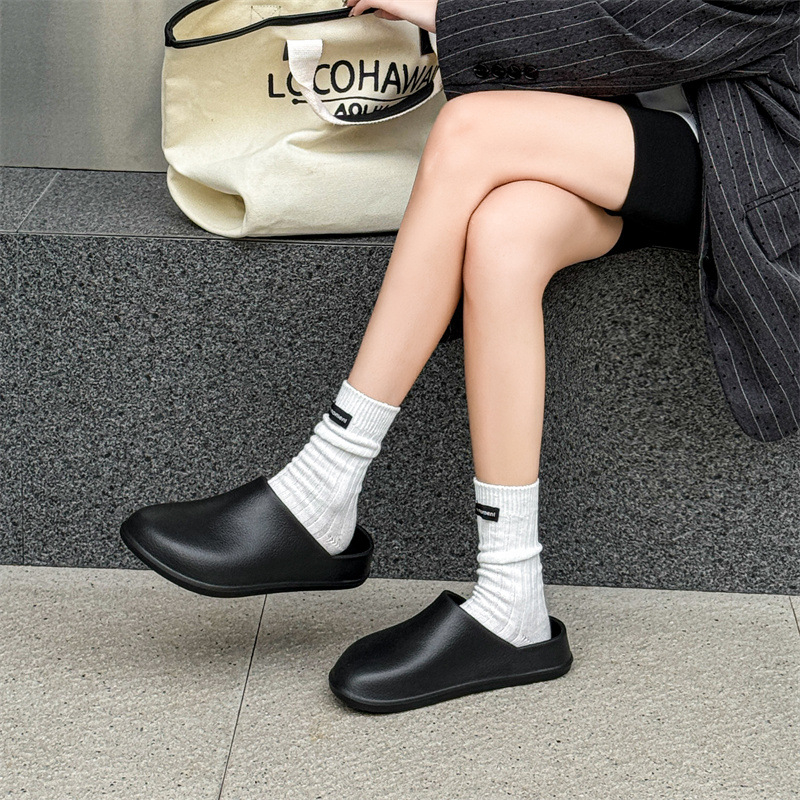 Fiúk Baotou papucsok vastag aljú külső viselet 2024 új stílusú, bebújós, csúszásmentes francia bőr páros Baotou papucsok