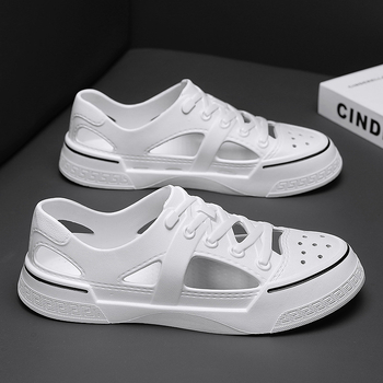 Lyukas cipők Férfi új nyári kimenő kopásálló üreges szandálok Férfi puha talpú alkalmi divatos strandszandálok