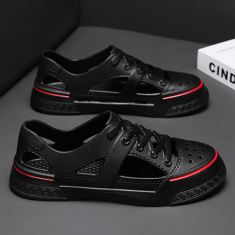 Lyukas cipők Férfi új nyári kimenő kopásálló üreges szandálok Férfi puha talpú alkalmi divatos strandszandálok