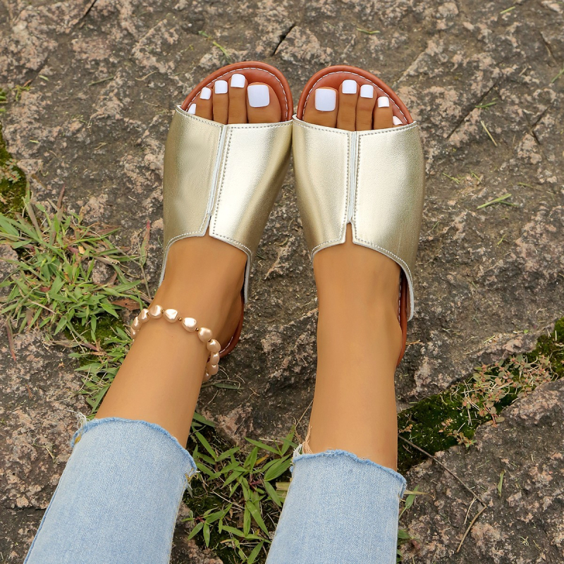 Határokon átnyúló 2025 nyári egyszínű új, megereszkedett, kényelmes, csúszásmentes női cipők, alkalmi, könnyű szandálok, gyári nagykereskedelem