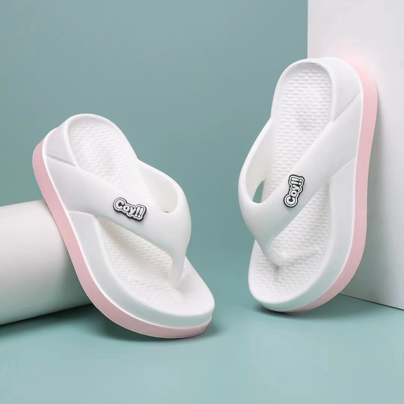 Női papucsok Nyári új külső viselet Vastag talpú strandcipő Csúszásgátló internetes hírességek papucsai Színblokkos szandálok Nagykereskedelem