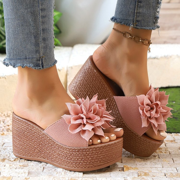 Független márka 2021 nyári új stílusú magas sarkú virágos platform ékszandálok strandcipők nőknek