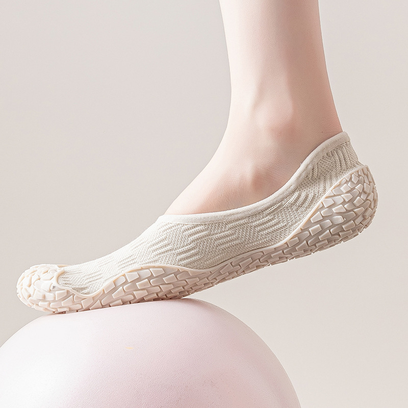 „Goren Shark Silent Yoga Special“ sportbačiai namams, neslystantys, amortizuojantys, minkšto dugno, šokinėjantys virvėmis.