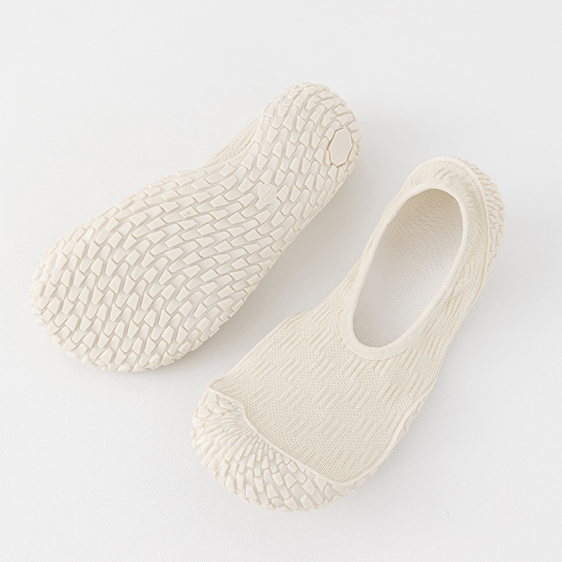 „Goren Shark Silent Yoga Special“ sportbačiai namams, neslystantys, amortizuojantys, minkšto dugno, šokinėjantys virvėmis.