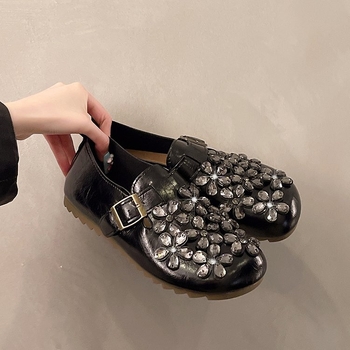Strasszos gyöngyös bojtos női papucs, 2025 tavaszi és nyári új, édes, puha, lapos talpú papucs