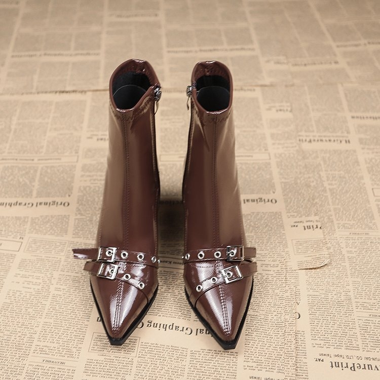 Európai és amerikai cipzáras 2024 őszi és téli vintage övcsatos, mindenhez illő, új, hegyes sarkú, vékony, rövid csővel ellátott, brit stílusú Martin bokacsizma