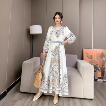 1701-es virágmintás, hosszú ujjú ruha