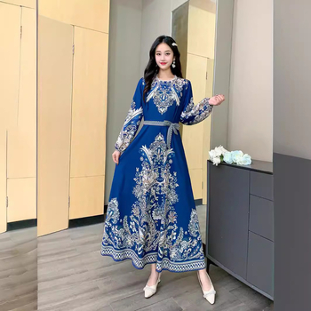 1701-es virágmintás, hosszú ujjú ruha