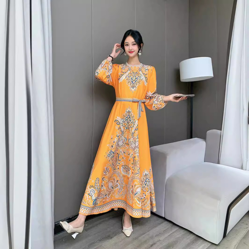 1701-es virágmintás, hosszú ujjú ruha