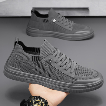 Férfi cipők 2024 Új nyári robbanások Minden mérkőzéshez megfelelő, lélegző, repülő hálós felületű, kényelmes, puha talpú, könnyű, bebújós, lapos cipő