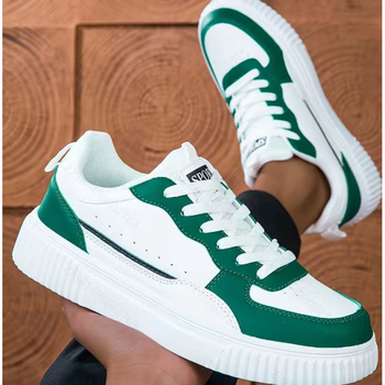 Határokon átnyúló új páros deszkás cipők lélegző, minden mérkőzéshez megfelelő fehér cipők férfi diákok koreai stílusú alkalmi cipő női platform deszkás cipők