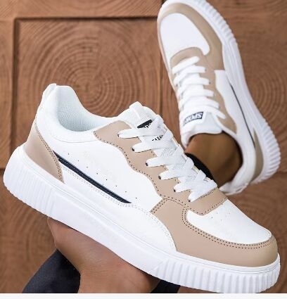 Határokon átnyúló új páros deszkás cipők lélegző, minden mérkőzéshez megfelelő fehér cipők férfi diákok koreai stílusú alkalmi cipő női platform deszkás cipők