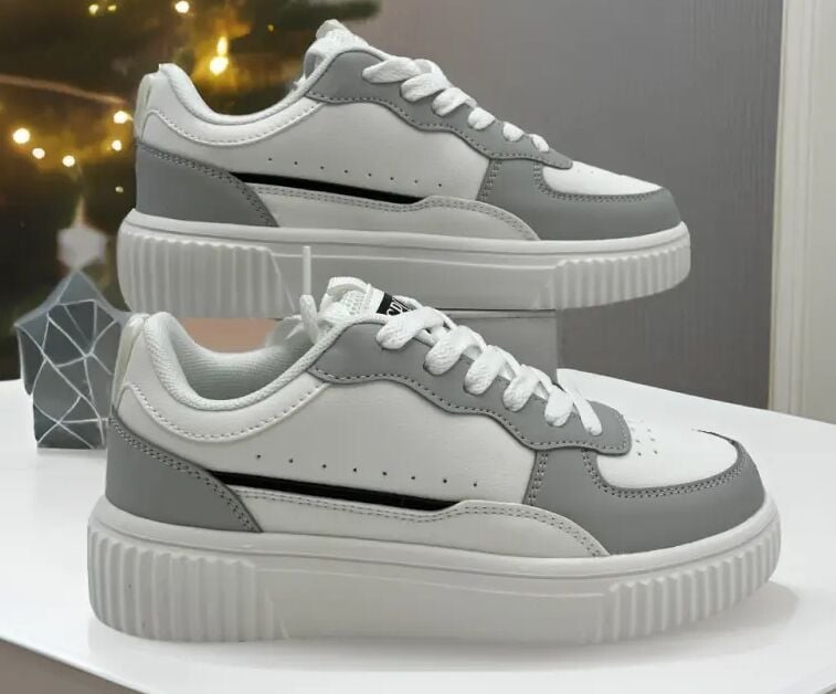 Határokon átnyúló új páros deszkás cipők lélegző, minden mérkőzéshez megfelelő fehér cipők férfi diákok koreai stílusú alkalmi cipő női platform deszkás cipők