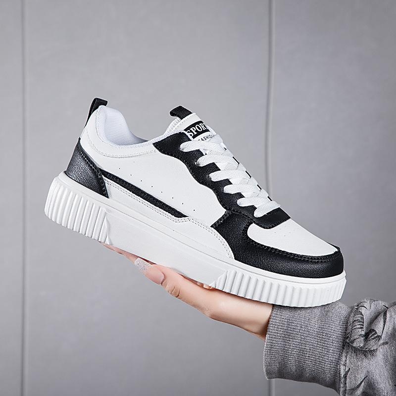 Határokon átnyúló új páros deszkás cipők lélegző, minden mérkőzéshez megfelelő fehér cipők férfi diákok koreai stílusú alkalmi cipő női platform deszkás cipők