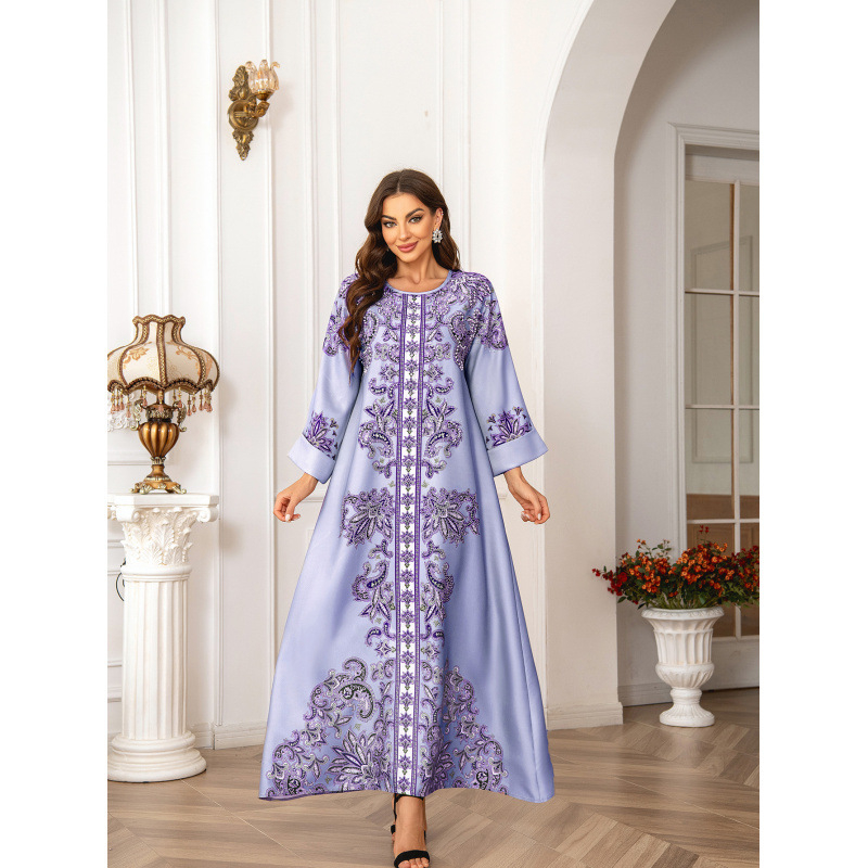 Közel-keleti határon átnyúló kaftán kerek nyakú, nagy sűrűségű, forró strasszos, gyöngyös nyomtatású muszlim női köntös elegáns ruha