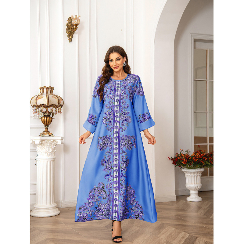 Közel-keleti határon átnyúló kaftán kerek nyakú, nagy sűrűségű, forró strasszos, gyöngyös nyomtatású muszlim női köntös elegáns ruha