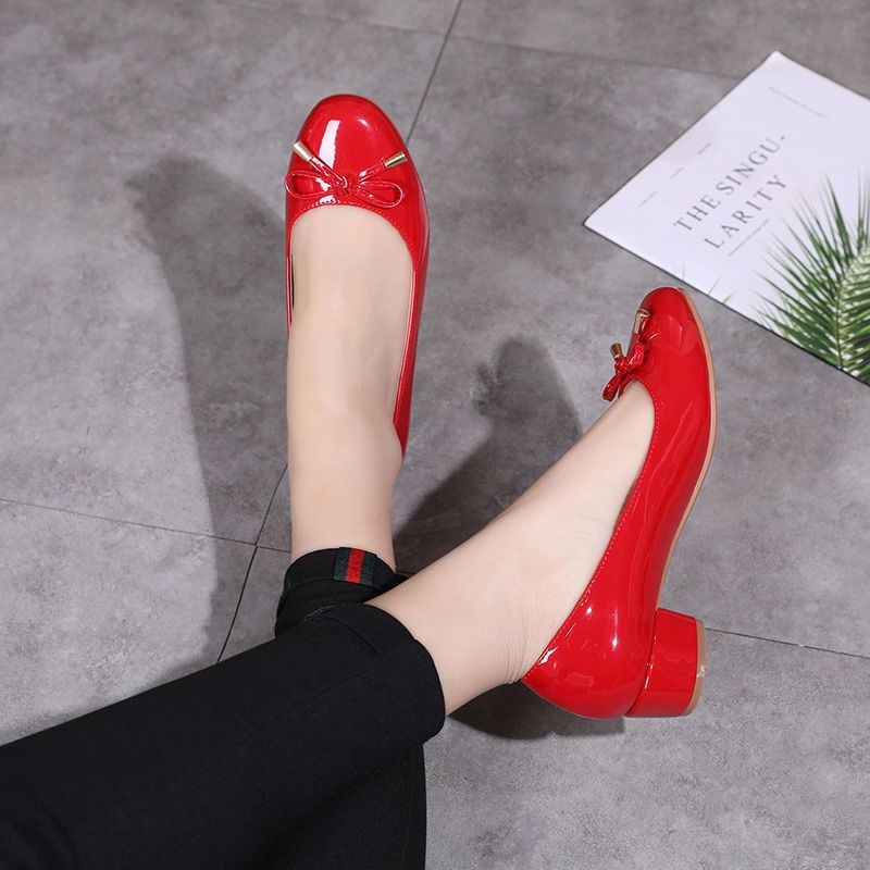 Pantofi de damă din piele naturală cu toc gros și vârf rotund, roșii, pentru mame de vârstă mijlocie, cu talpă moale, din piele, pantofi cu un singur strat, pantofi de nuntă cu toc mediu, mărime mică