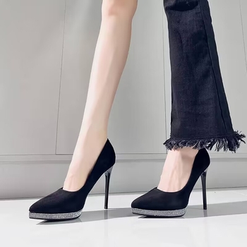 Γαλλική μόδα Γυναικεία μαύρα σέξι κομψά παπούτσια δεξιώσεων με φόρεμα σουέτ ρηχά ψηλά τακούνια με στρας για γυναίκες