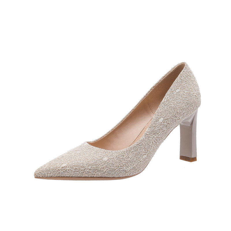 Χρυσά γαλλικά νυφικά παπούτσια με χοντρό τακούνι για γυναίκες 2023, νέο νυφικό Xiuhe για δύο νυφικά παπούτσια, χωρίς κουρασμένα πόδια, κρυστάλλινα παπούτσια