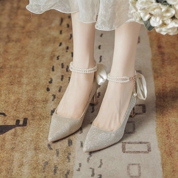 Γυναικεία παπούτσια με πούλιες και χάντρες σε σχήμα πεταλούδας, μονόστρωμα, φθινόπωρο 2024, νέα βρετανικά παπούτσια για παράνυμφους με μυτερή μύτη, μοντέρνα παπούτσια για γυναίκες