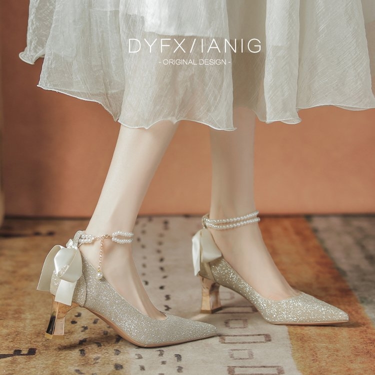 Pantofi cu un singur strat, cu paiete și mărgele, cu fluture, pentru femei, toamna 2024, pantofi de domnișoare de onoare britanici noi, cu vârful ascuțit, cu gură superficială, pantofi la modă pentru femei