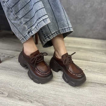 Γυναικεία Παπούτσια Πλατφόρμας Άνοιξη και Φθινόπωρο 2025, Vintage, Casual Παπούτσια από Μαλακό Δέρμα, Στρογγυλή Μύτη, Μονά Παπούτσια με Κορδόνια, Ψηλοτάκουνα Παπούτσια Temperament, Αντιολισθητικά