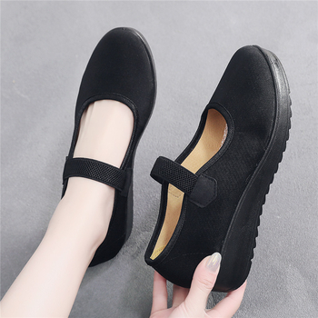 2023 m. nauji pavasario, vasaros ir rudens seni Pekino medžiaginiai moteriški batai, juodi darbo batai, viešbučių batai, lengvi.