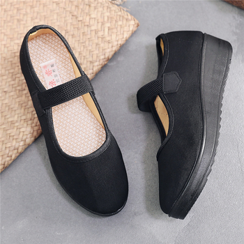 2023 m. nauji pavasario, vasaros ir rudens seni Pekino medžiaginiai moteriški batai, juodi darbo batai, viešbučių batai, lengvi.
