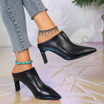 Άνοιξη και Χειμώνας 2025 Νέο Κορεάτικο Στυλ με Μυτερές Γόβες Στιλέτο στο Πλάι Κομψές Γυναικείες Κοντές Μπότες Μοντέρνες, Υπερβολικά Στυλάτες Ευρωπαίες και Αμερικανίδες Γυναίκες