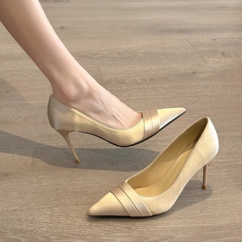 Γυναικεία ψηλοτάκουνα παπούτσια για παράνυμφους με γαλλικό σατέν μυτερό τακούνι του 2025, νέα σαμπάνια σε στιλ νεράιδας, κομψά τακούνια στιλέτο