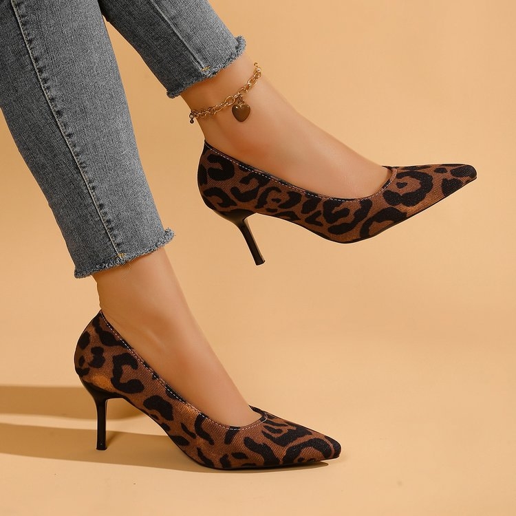 Tocuri înalte franceze pentru femei 2025 primăvara și toamna nouă imprimeu leopard modă nu picioare obosite toc stiletto gura superficială ascuțit pantofi single plus mărime