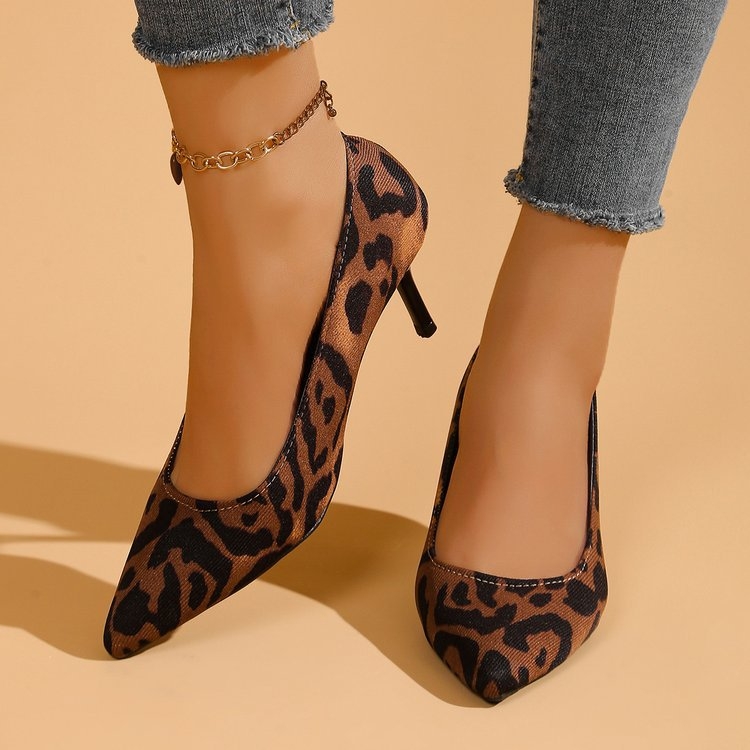 Tocuri înalte franceze pentru femei 2025 primăvara și toamna nouă imprimeu leopard modă nu picioare obosite toc stiletto gura superficială ascuțit pantofi single plus mărime