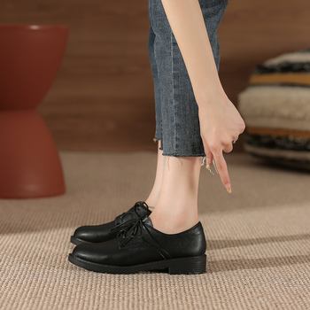 Juodi, broginiai darbo bateliai moterims, britiško retro stiliaus, rudens ir žiemos, gilios burnos, maži odiniai bateliai, plokščiapadžiai bateliai, darbo odiniai bateliai.