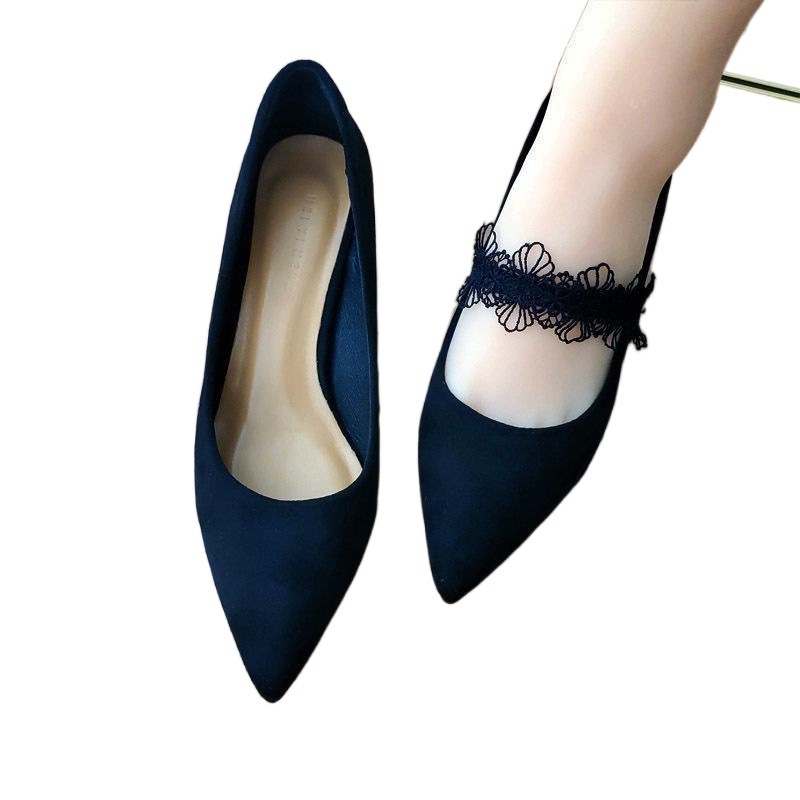 Aukštakulniai bateliai, seksualūs nėriniuoti raišteliai nuo kulno, reguliuojamos elastinės sagtys nuo batų raištelių, nereikia rišti