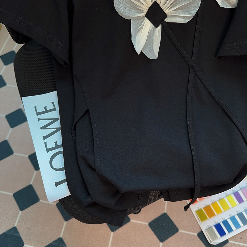 Dámske tričko s trojrozmerným kvetinovým vzorom, okrúhlym výstrihom a krátkym rukávom, nové, kórejské, 2023, nepravidelné rozdelenie, voľný top