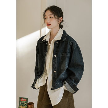 Φθινόπωρο 2024 Νέες προσφορές σε στυλ Χονγκ Κονγκ, μοντέρνο, εξατομικευμένο, μαύρο τζιν μπουφάν με στοίβες, κοντό μπουφάν για γυναίκες