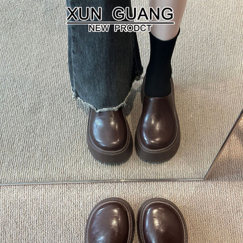 Papuci mici cu înălțime mică Baotou, jumătate de papuci pentru femei, îmbrăcăminte exterioară 2025 primăvara nouă, talpă groasă, leneș, Bokken, pantofi din piele naturală pentru femei