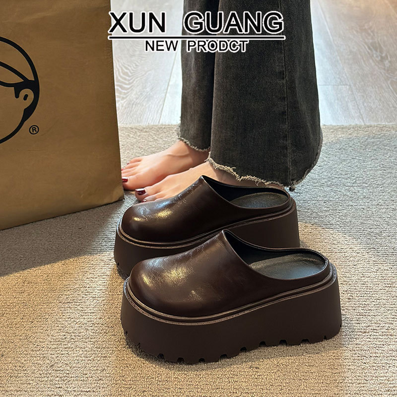 Papuci mici cu înălțime mică Baotou, jumătate de papuci pentru femei, îmbrăcăminte exterioară 2025 primăvara nouă, talpă groasă, leneș, Bokken, pantofi din piele naturală pentru femei