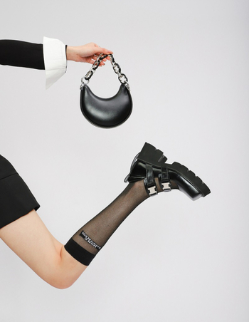 Retro uniformné topánky s hranatou špičkou, plytkými ústami, kovovou prackou, hrubou podrážkou, malé kožené topánky, jar 2024, nový štýl, nazúvacie mokasíny